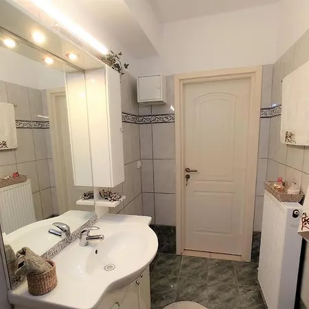 G In Apartment Agia Efimia